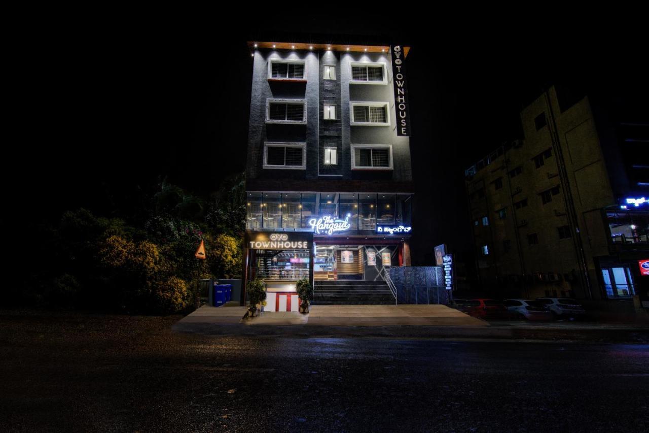 Super Townhouse Global Village Tech Park Near Kengeri Bus Terminal Metro Station Бангалор Екстериор снимка