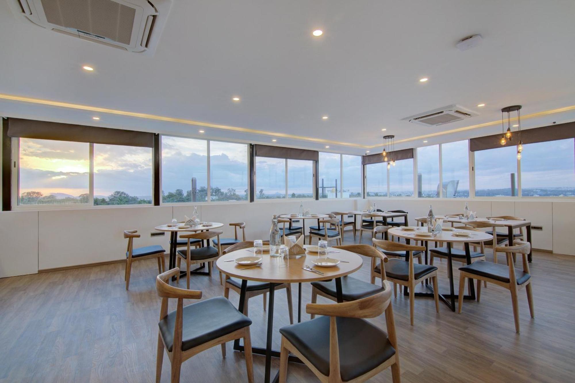 Super Townhouse Global Village Tech Park Near Kengeri Bus Terminal Metro Station Бангалор Екстериор снимка