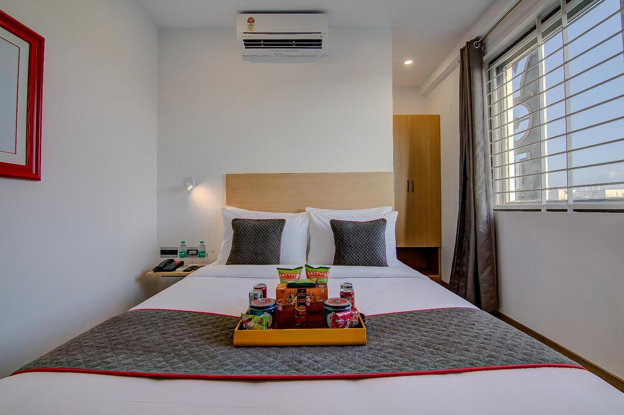 Super Townhouse Global Village Tech Park Near Kengeri Bus Terminal Metro Station Бангалор Екстериор снимка