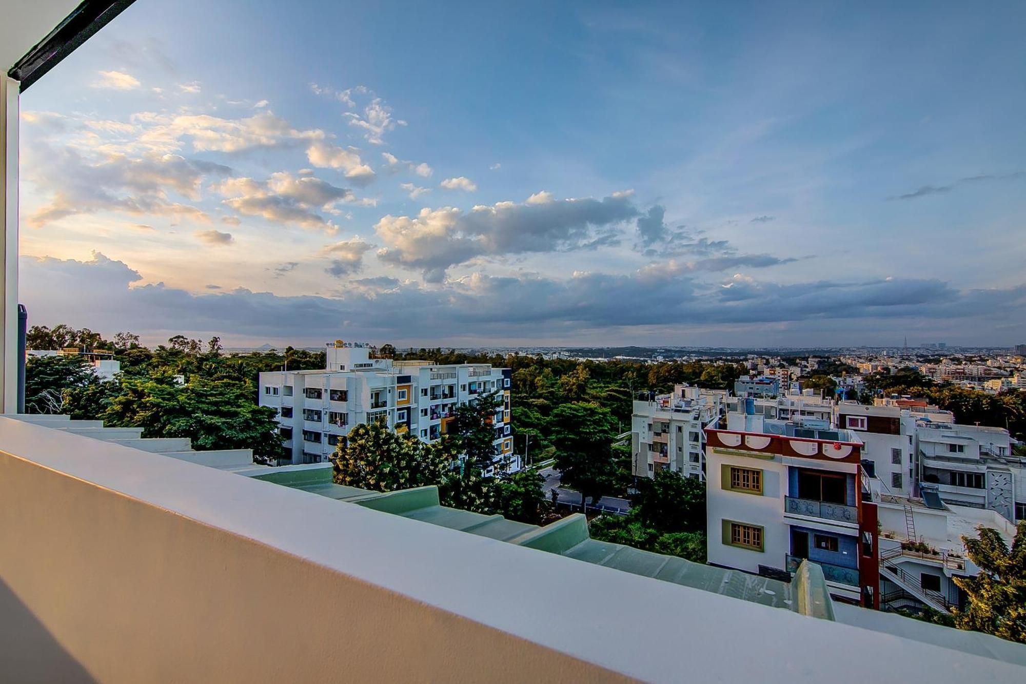Super Townhouse Global Village Tech Park Near Kengeri Bus Terminal Metro Station Бангалор Екстериор снимка
