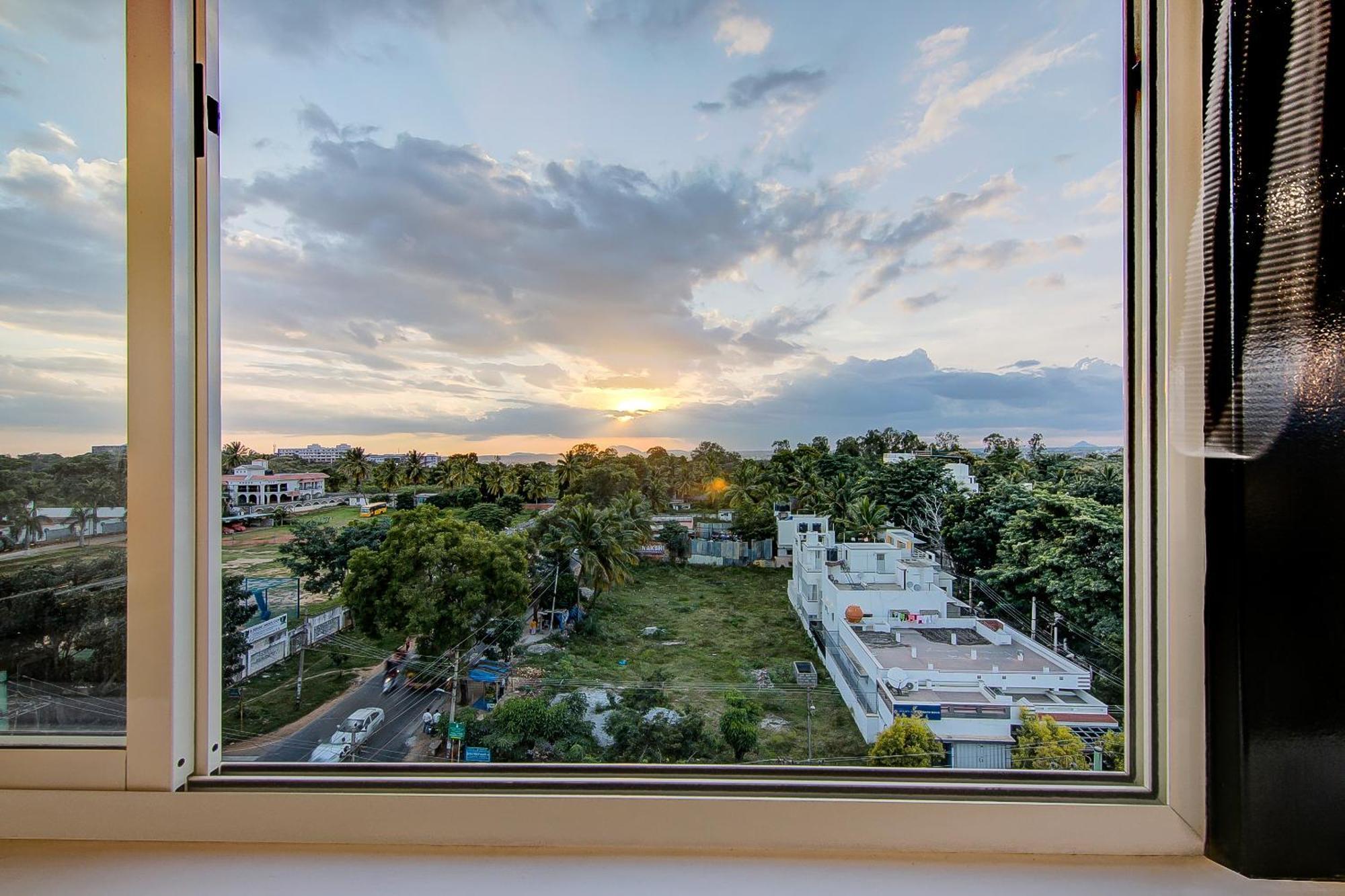 Super Townhouse Global Village Tech Park Near Kengeri Bus Terminal Metro Station Бангалор Екстериор снимка