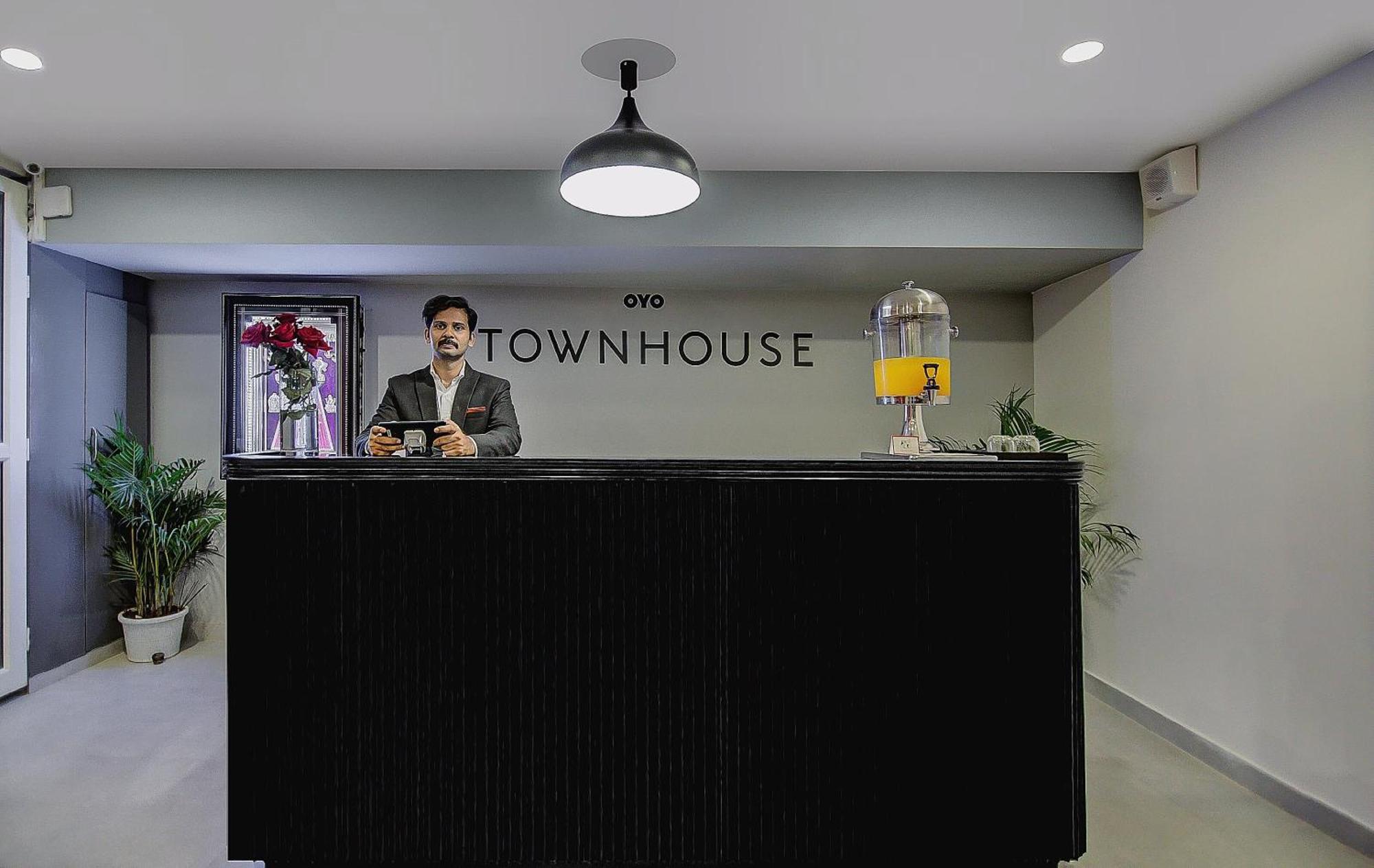 Super Townhouse Global Village Tech Park Near Kengeri Bus Terminal Metro Station Бангалор Екстериор снимка