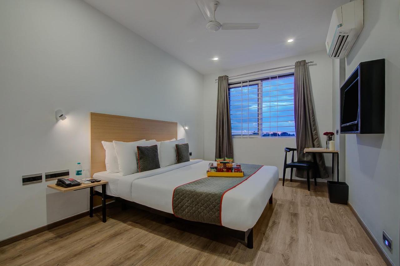 Super Townhouse Global Village Tech Park Near Kengeri Bus Terminal Metro Station Бангалор Екстериор снимка