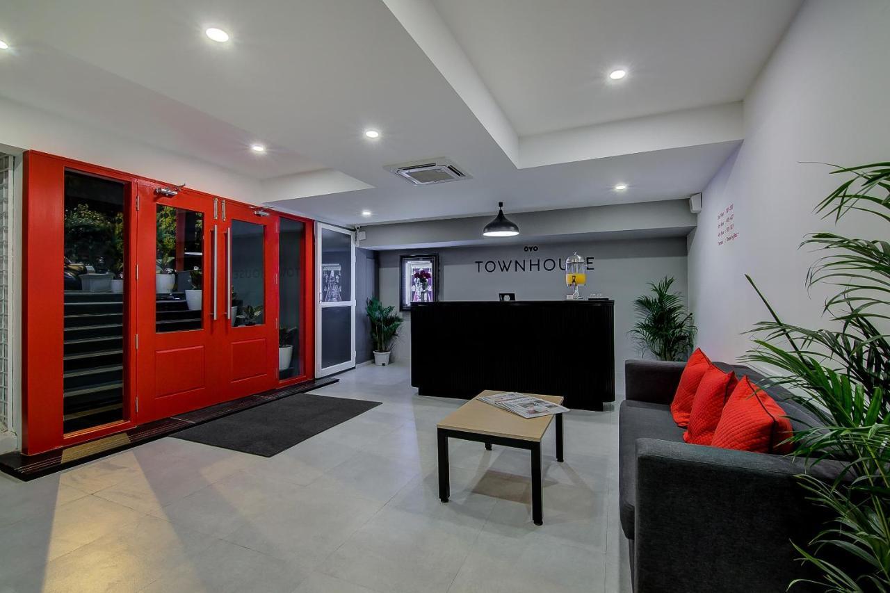 Super Townhouse Global Village Tech Park Near Kengeri Bus Terminal Metro Station Бангалор Екстериор снимка