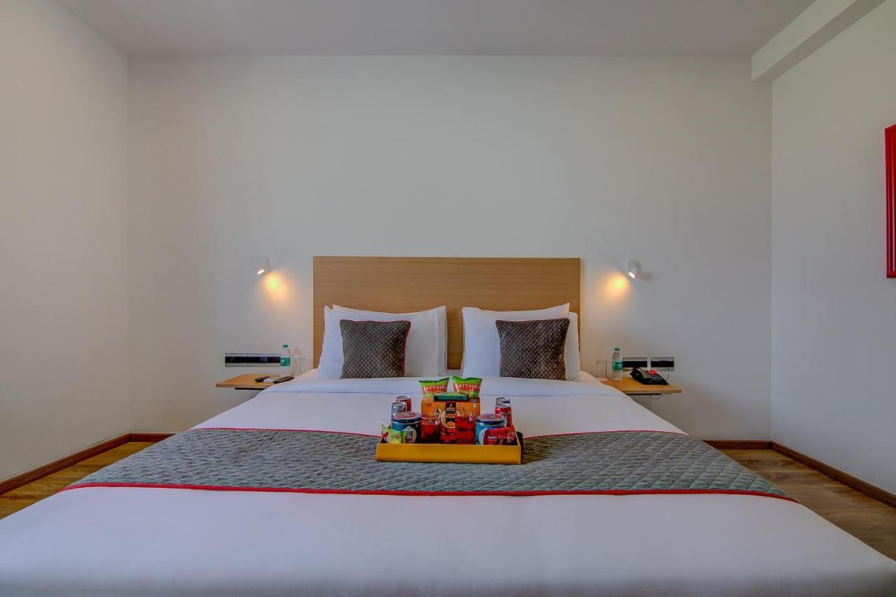 Super Townhouse Global Village Tech Park Near Kengeri Bus Terminal Metro Station Бангалор Екстериор снимка